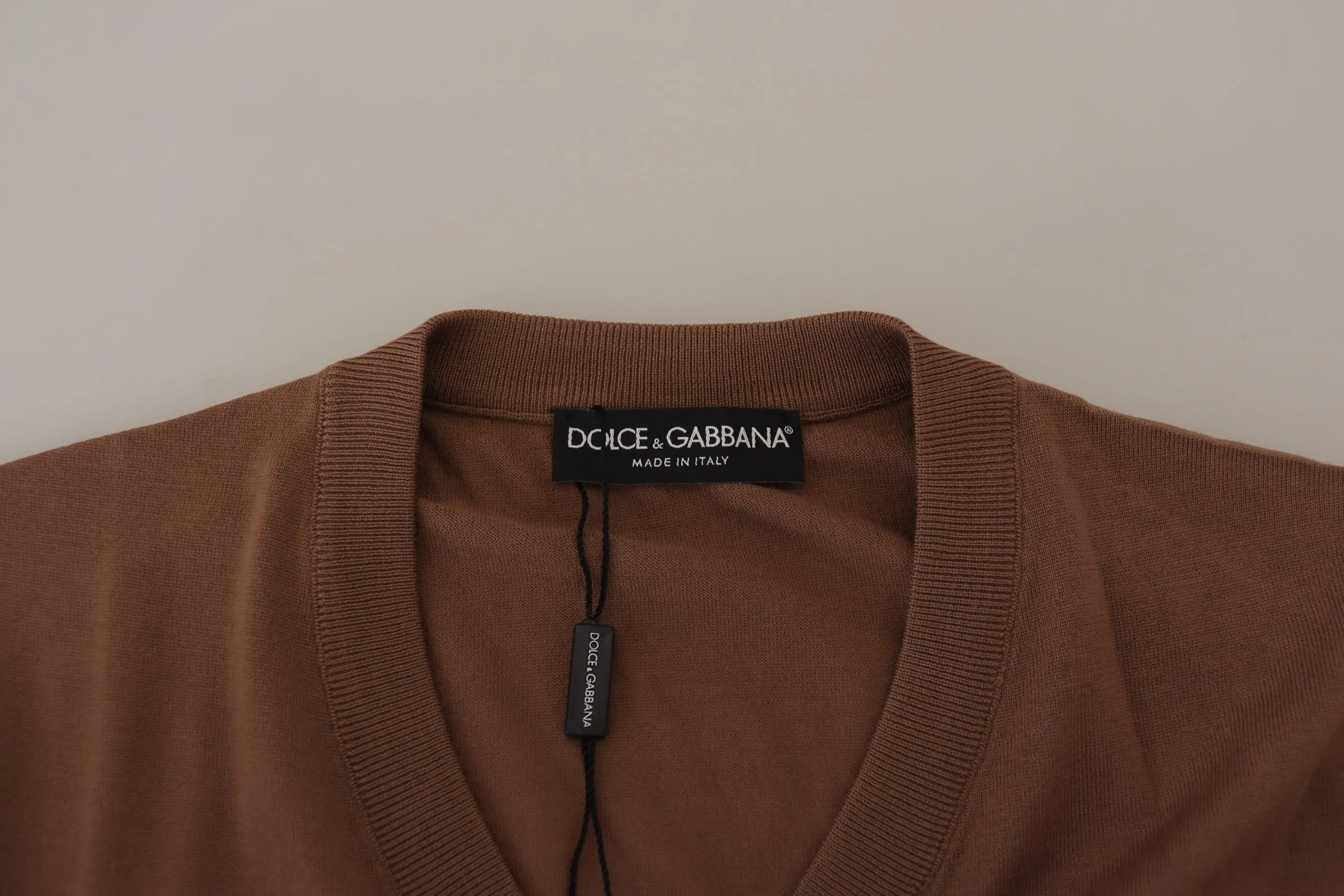 Elegant Virgin Wool V-Neck Pullover Sweater