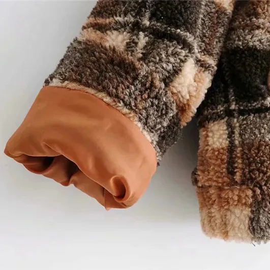 Fashion Women's Plaid Lamb Wool Jacket / Vintage Zipper Fleece Warm Jacket