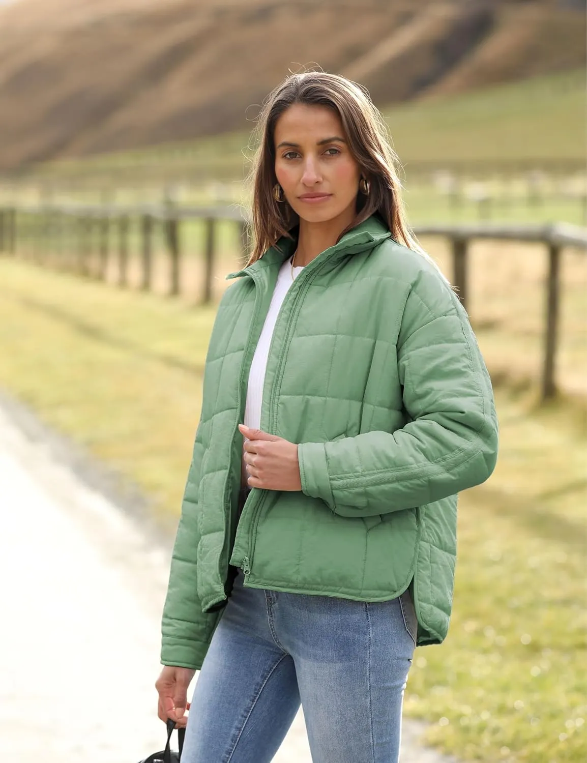 Quilted Puffer Jacket Women Lightweight Short Zip Up Padded Coat with Pockets