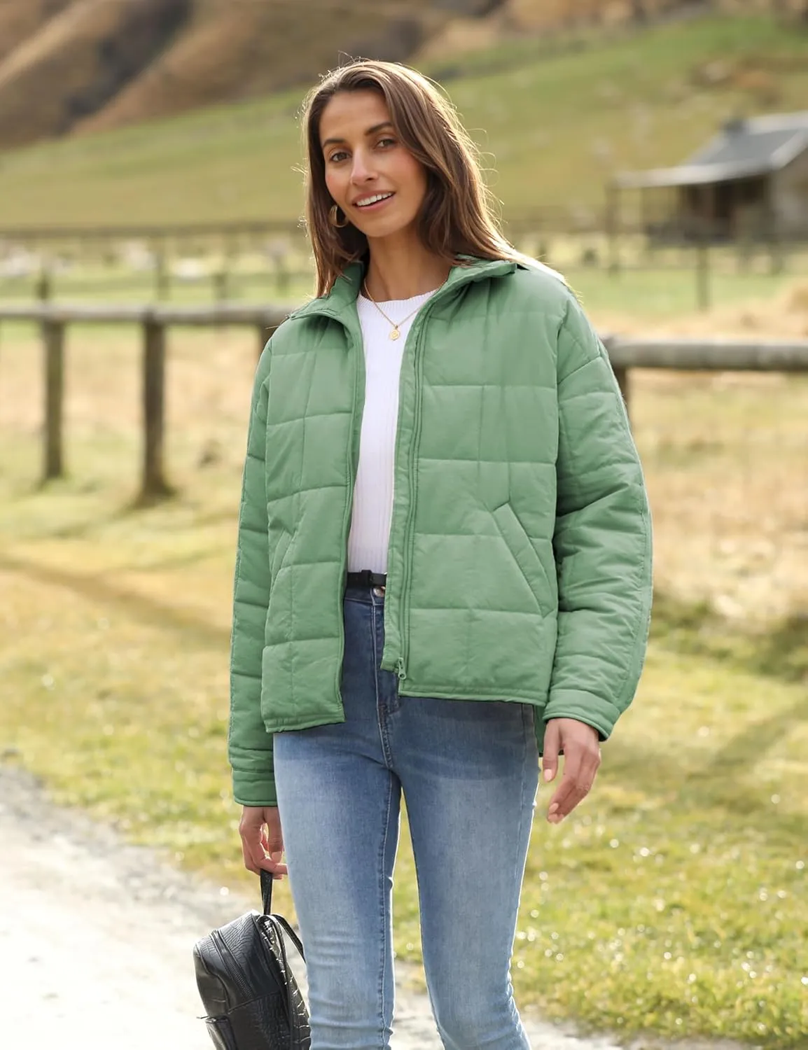 Quilted Puffer Jacket Women Lightweight Short Zip Up Padded Coat with Pockets