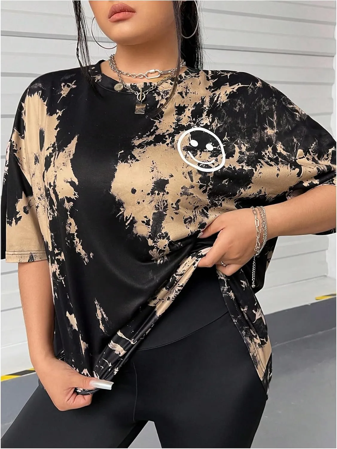 Verdusa Women's Plus Size Tie Dye Smile Print Graphic Tee Vintage Crew Neck T Shirt