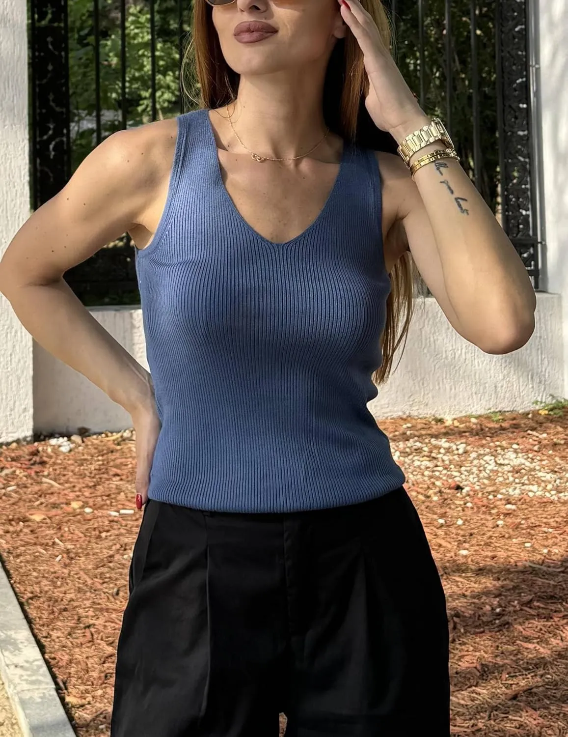 Zeagoo Womens Ribbed Tank Tops 2024 V Neck Slim Fit Knit Sleeveless Shirts Casual Basic Tee